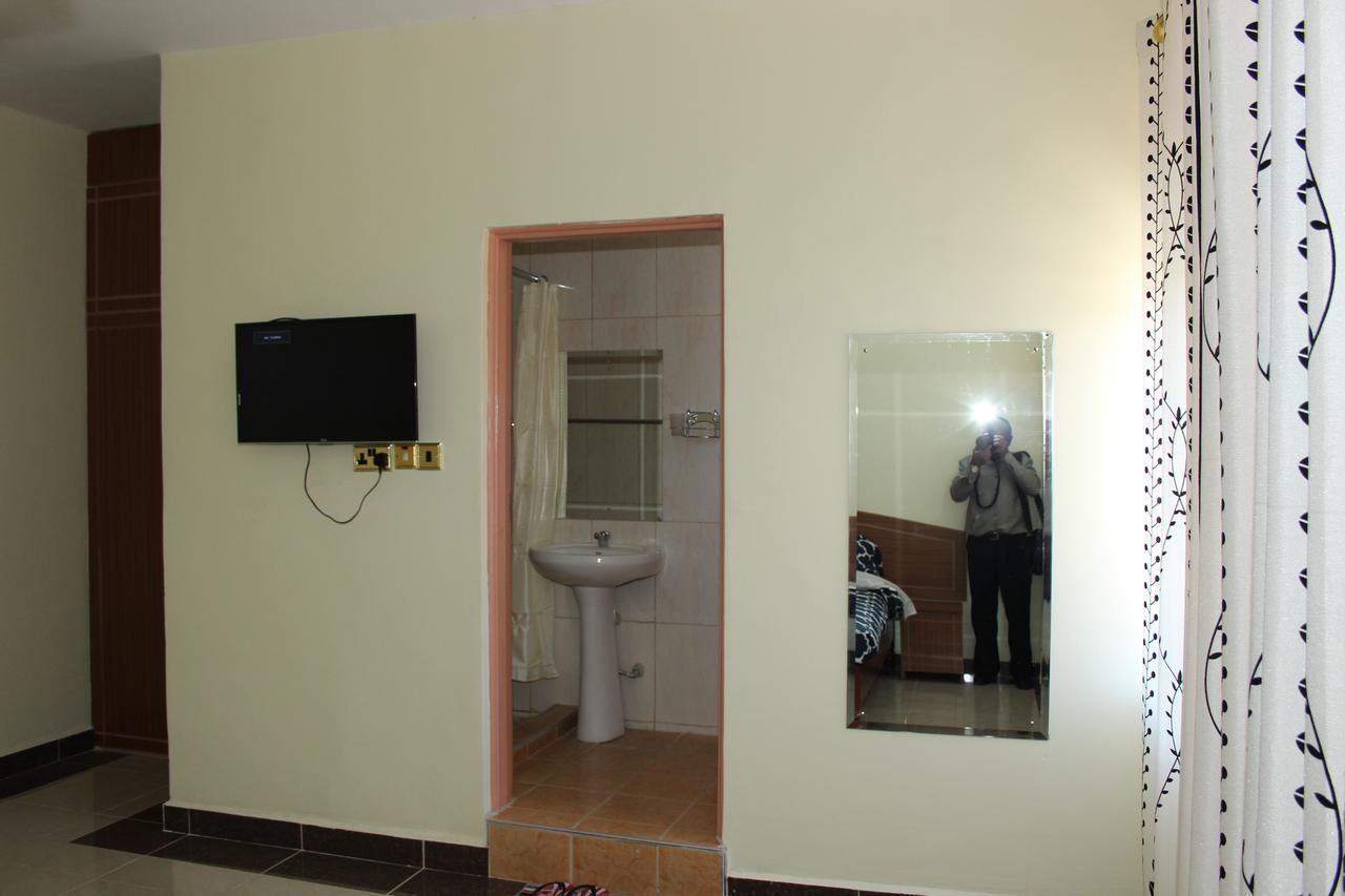 Gees Inn Nakuru Extérieur photo