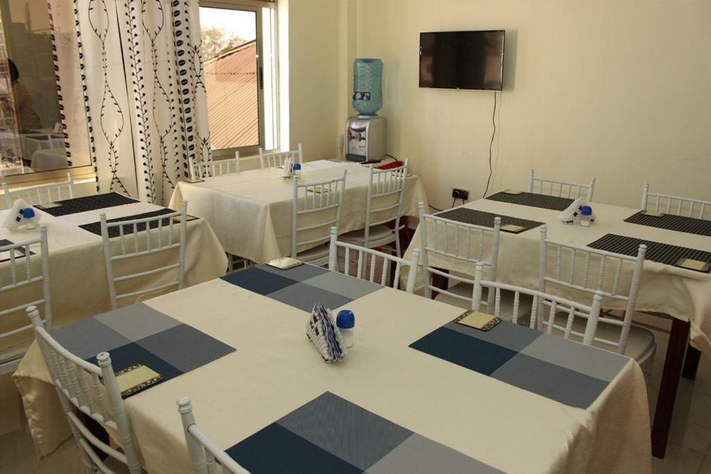 Gees Inn Nakuru Extérieur photo